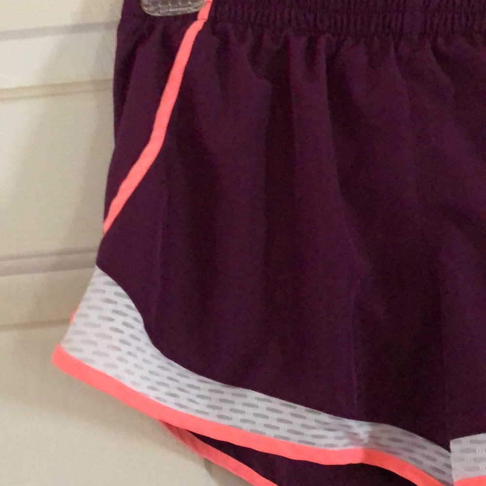 Shorts - Picture 2 of 3